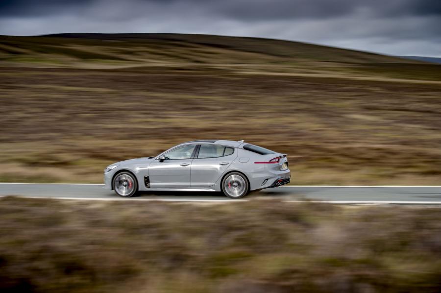  Kia Stinger GTS (CK) 2017 года  (UK) (фото 35 из 40)